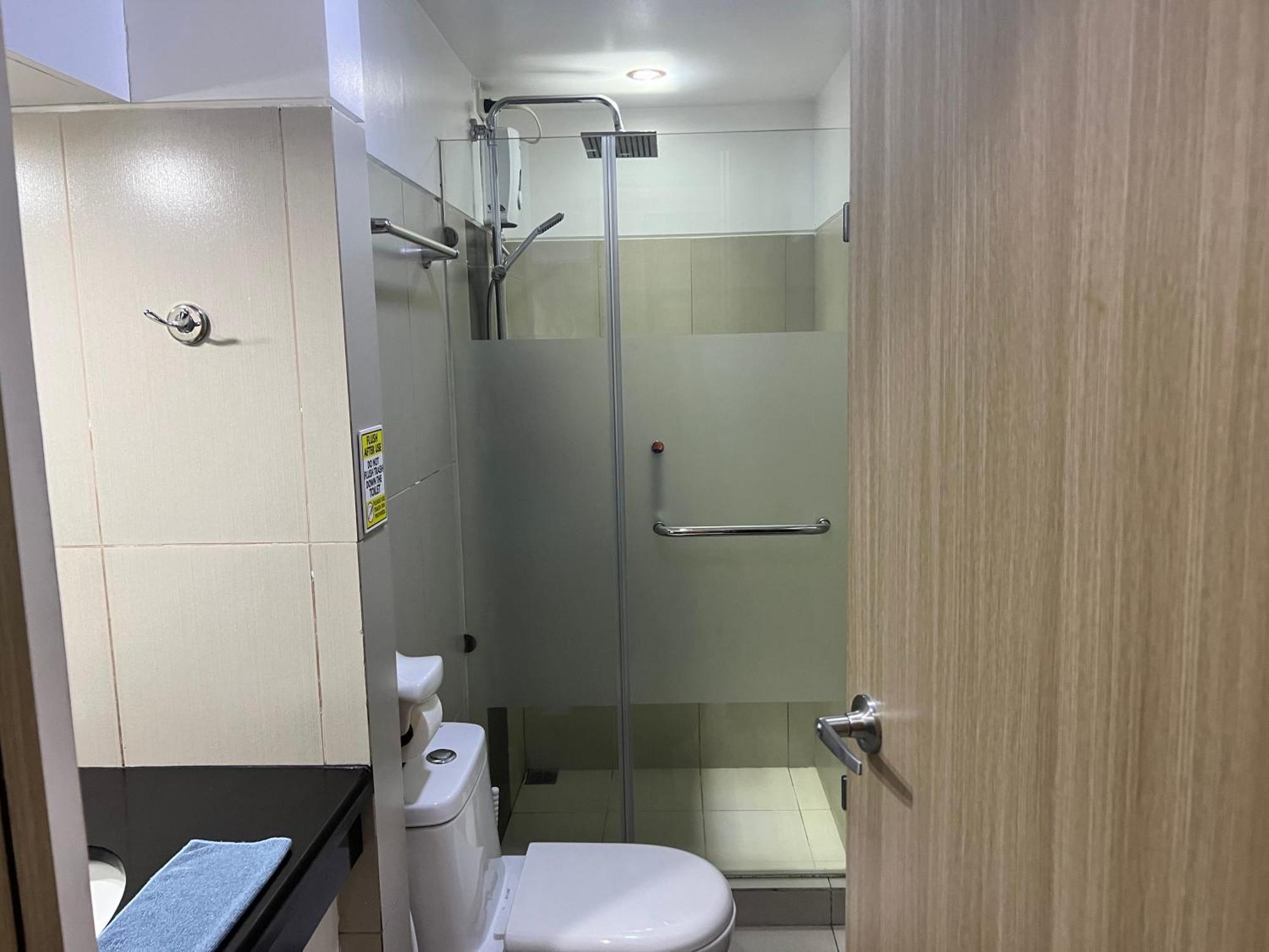 De Luxe, Standard And Studio Suites -The Breeze Residences-Close To Airport,Mall Of Asia, Us Embassy Manila Exteriör bild