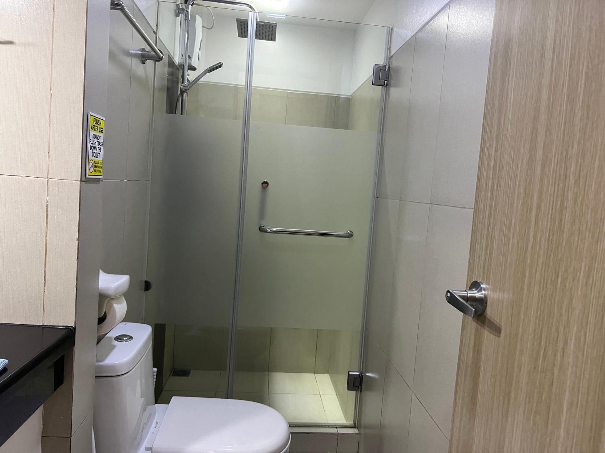 De Luxe, Standard And Studio Suites -The Breeze Residences-Close To Airport,Mall Of Asia, Us Embassy Manila Exteriör bild