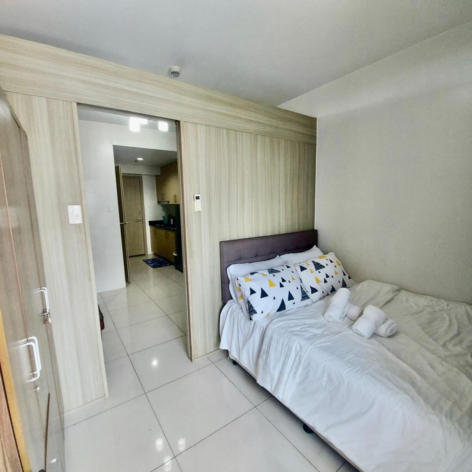 De Luxe, Standard And Studio Suites -The Breeze Residences-Close To Airport,Mall Of Asia, Us Embassy Manila Exteriör bild