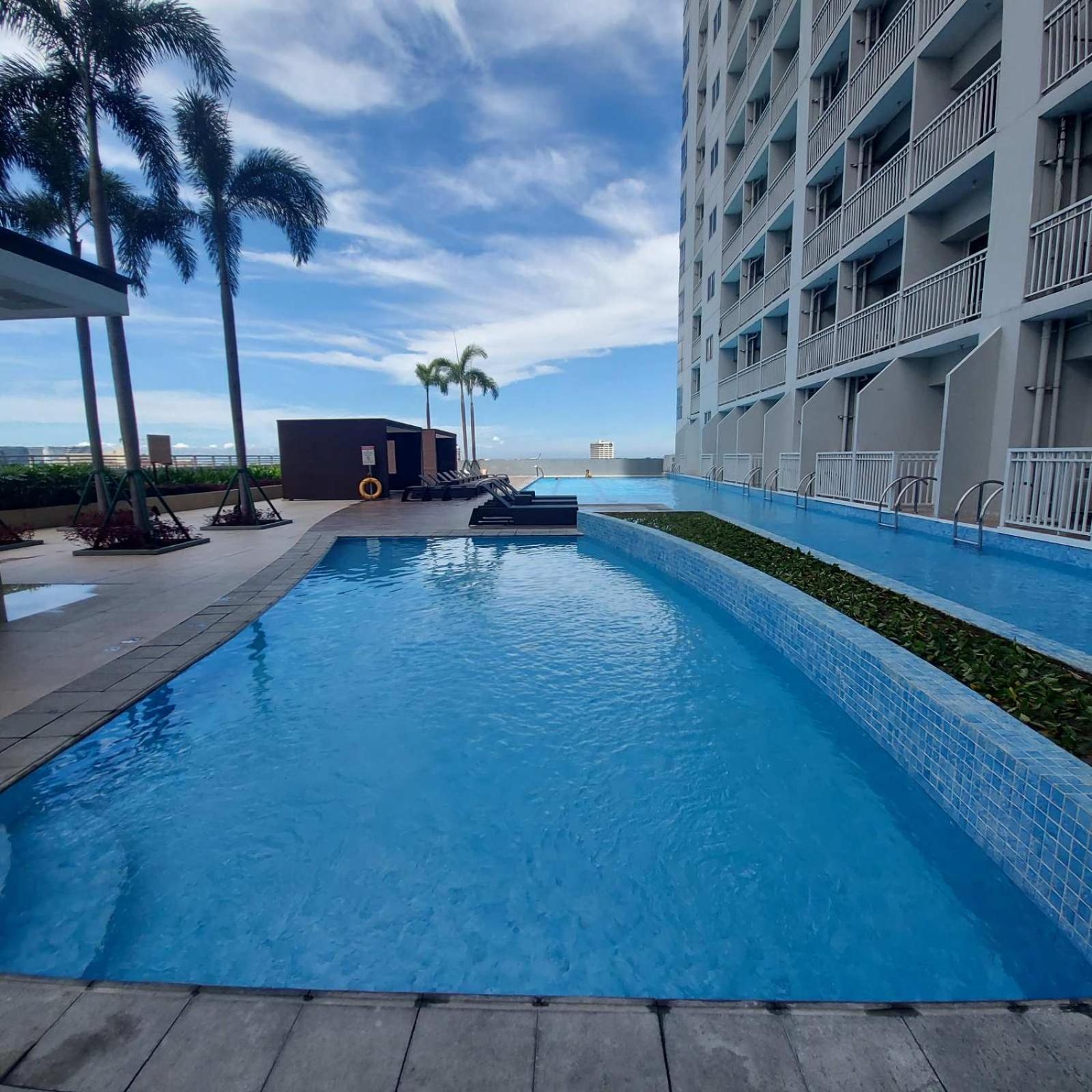 De Luxe, Standard And Studio Suites -The Breeze Residences-Close To Airport,Mall Of Asia, Us Embassy Manila Exteriör bild