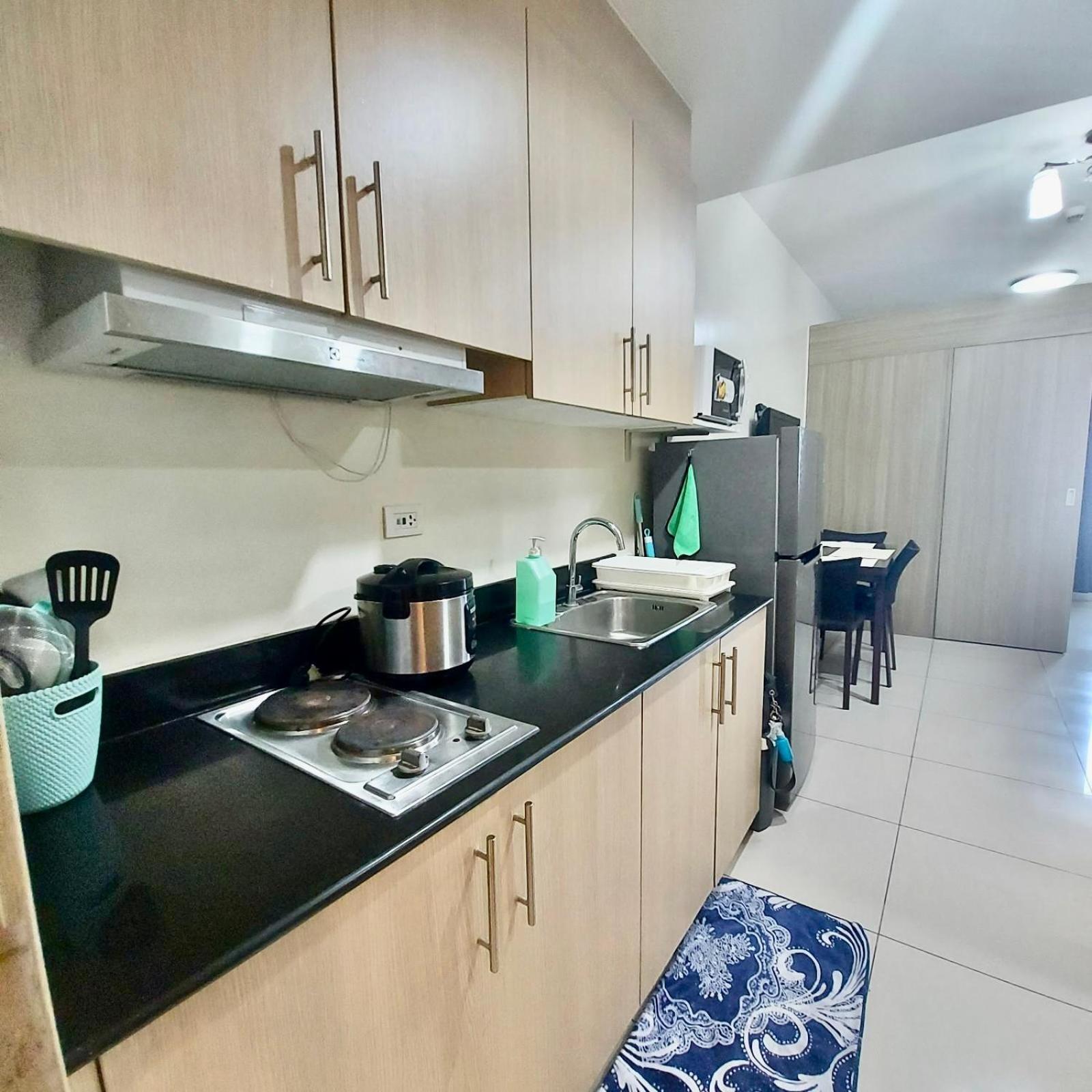 De Luxe, Standard And Studio Suites -The Breeze Residences-Close To Airport,Mall Of Asia, Us Embassy Manila Exteriör bild