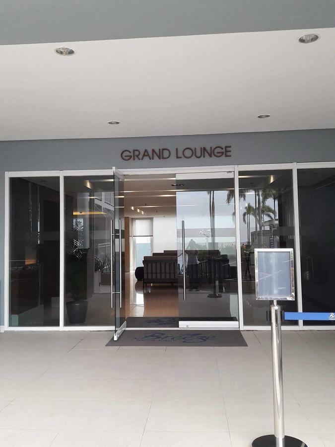 De Luxe, Standard And Studio Suites -The Breeze Residences-Close To Airport,Mall Of Asia, Us Embassy Manila Exteriör bild